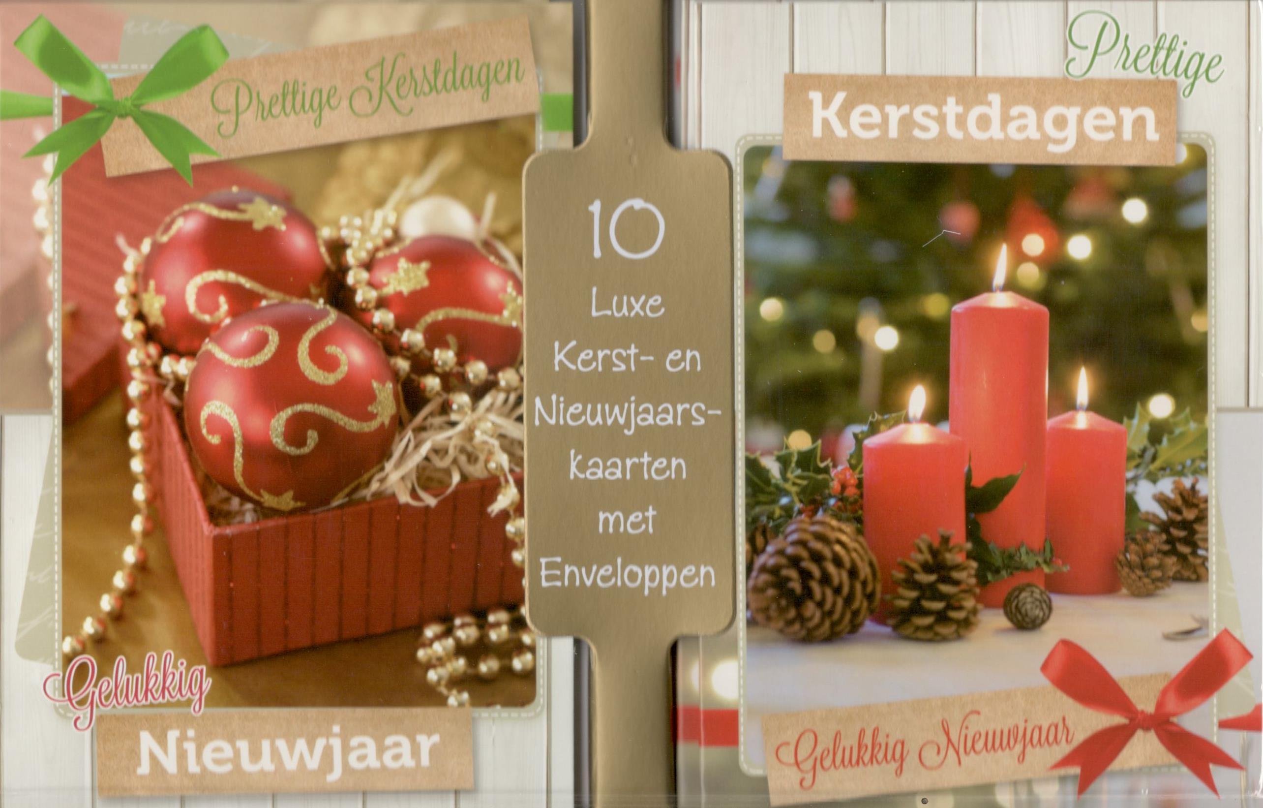 kerstkaartjes met rode kerstballen en kaarsen