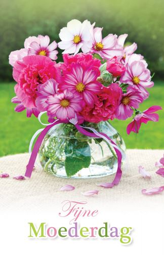 eeuw knelpunt Met andere bands Fijne Moederdag met roze bloemen op ronde tafel in groene tuin